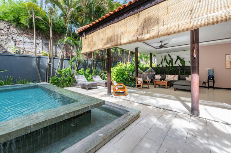private villa with pool in seminyak bali